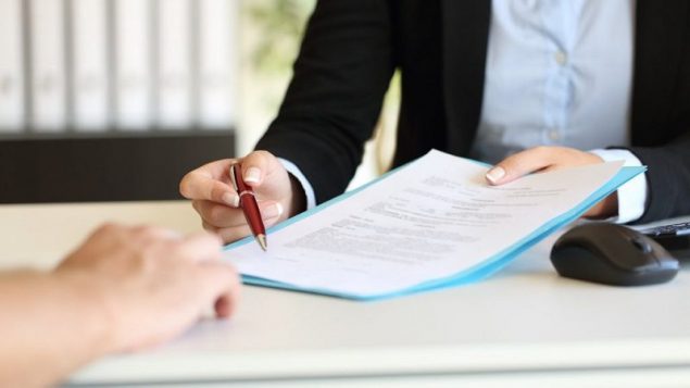 Khiếu nại quyết định tạm đình chỉ hợp đồng lao động ở đâu?