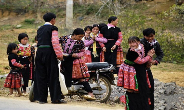 Hủ tục “bắt vợ” có vi phạm pháp luật?