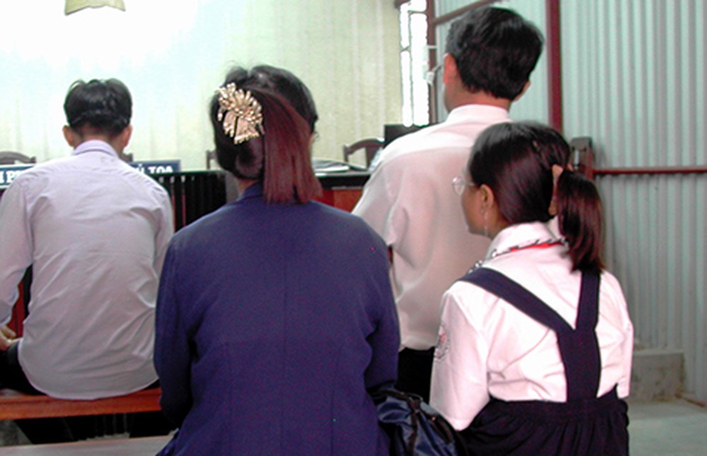 Ly hôn một bên bị bệnh tâm thần hoặc có dấu hiệu bị bệnh tâm thần