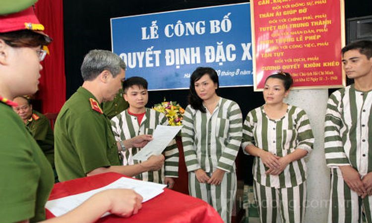 Phân biệt chế định “Tha tù trước thời hạn có điều kiện”của BLHS 2105 với “Đặc xá” do Chủ tịch nước quyết định