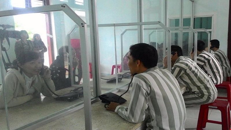 Có được thăm phạm nhân khi chưa là vợ chồng?