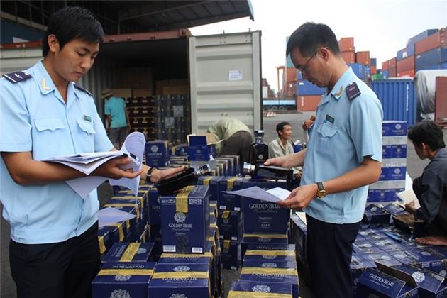Một số vấn đề cần trao đổi liên quan đến cơ chế giao quyền xử phạt vi phạm hành chính ở việt nam hiện nay