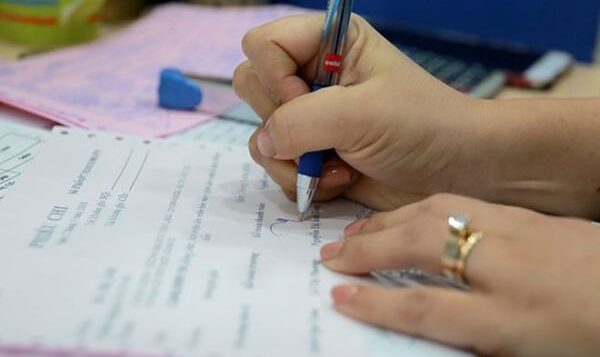 Màu mực chữ ký trên hợp đồng, hóa đơn, chứng từ kế toán