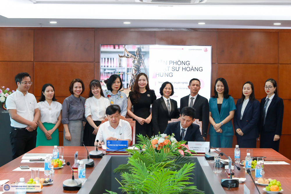 LỄ KÝ KẾT THỎA THUẬN HỢP TÁC GIỮA VĂN PHÒNG LUẬT SƯ HOÀNG HƯNG VÀ ĐẠI HỌC THƯƠNG MẠI
